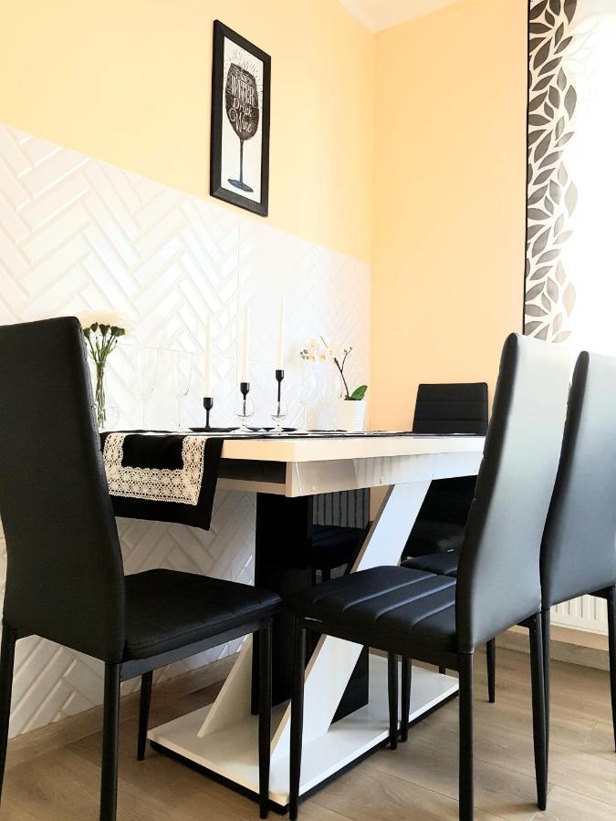 Apartment Glamour Downtown Balcony Cracovie Extérieur photo